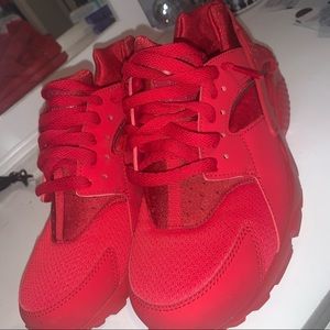 nike red huaraches boys size 6